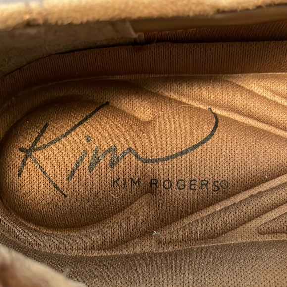 💕 5/$25 closet clean out💕 Kim Rogers dark tan shoes - Picture 5 of 5
